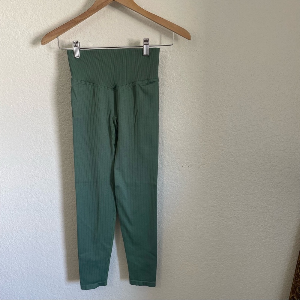 PINK Yoga Victoria’s Secret Forest Green Mid Rise Leggings Ribbed